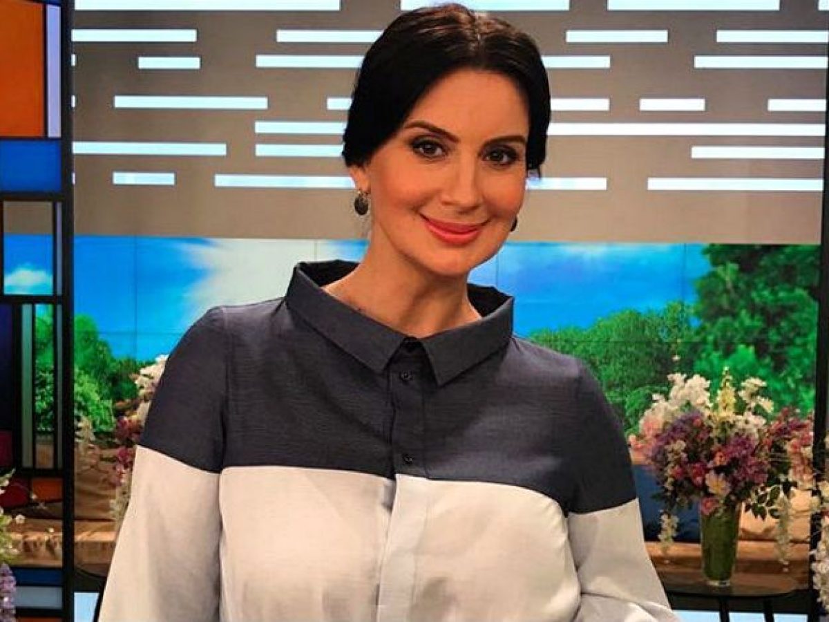 Нейлондардағы жетілген әйелдердің порно видеолары Лена жынды